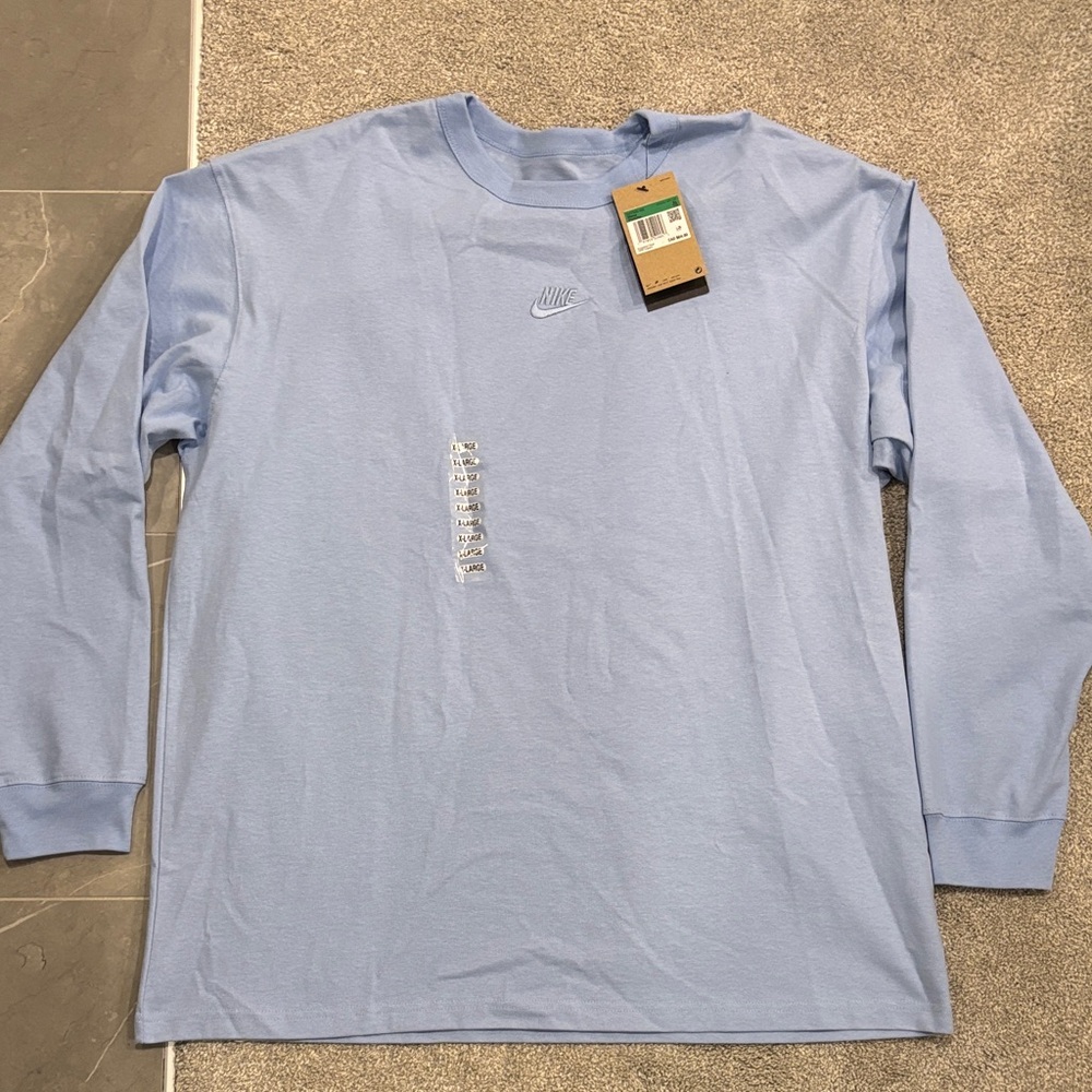 Nike Men's Light Blue Long Sleeve Tee